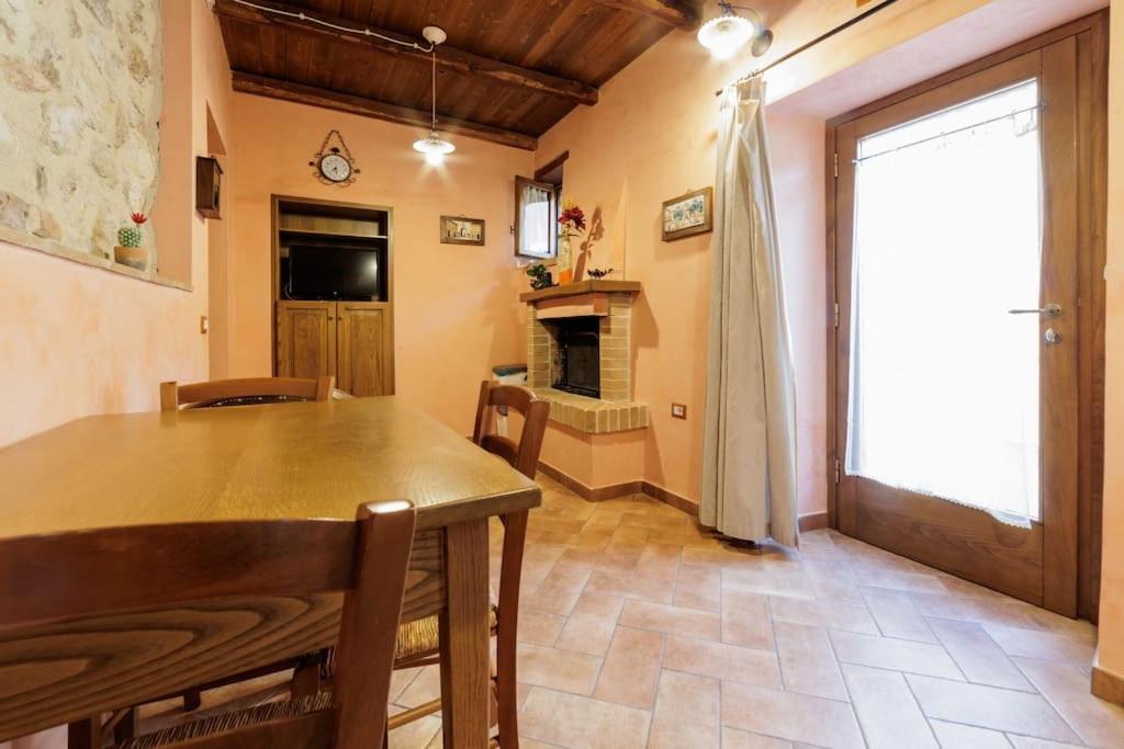 Appartamento Venturini Trevi Exterior foto
