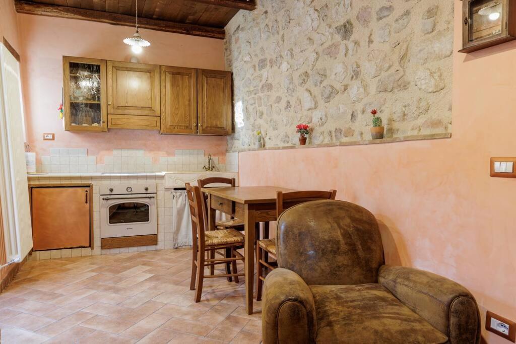 Appartamento Venturini Trevi Exterior foto